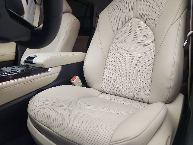 Certified 2025 Toyota Highlander Limited AWD/4WD image 53