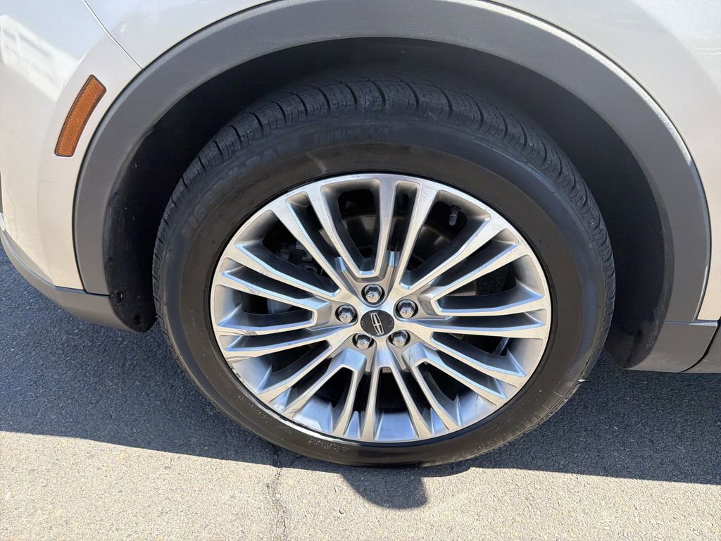 Used 2017 Lincoln MKX Reserve w/ Lincoln MKX Climate Package image 30