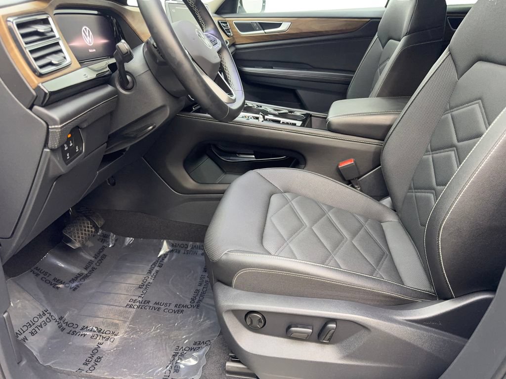 Used 2025 Volkswagen Atlas SE FWD image 27
