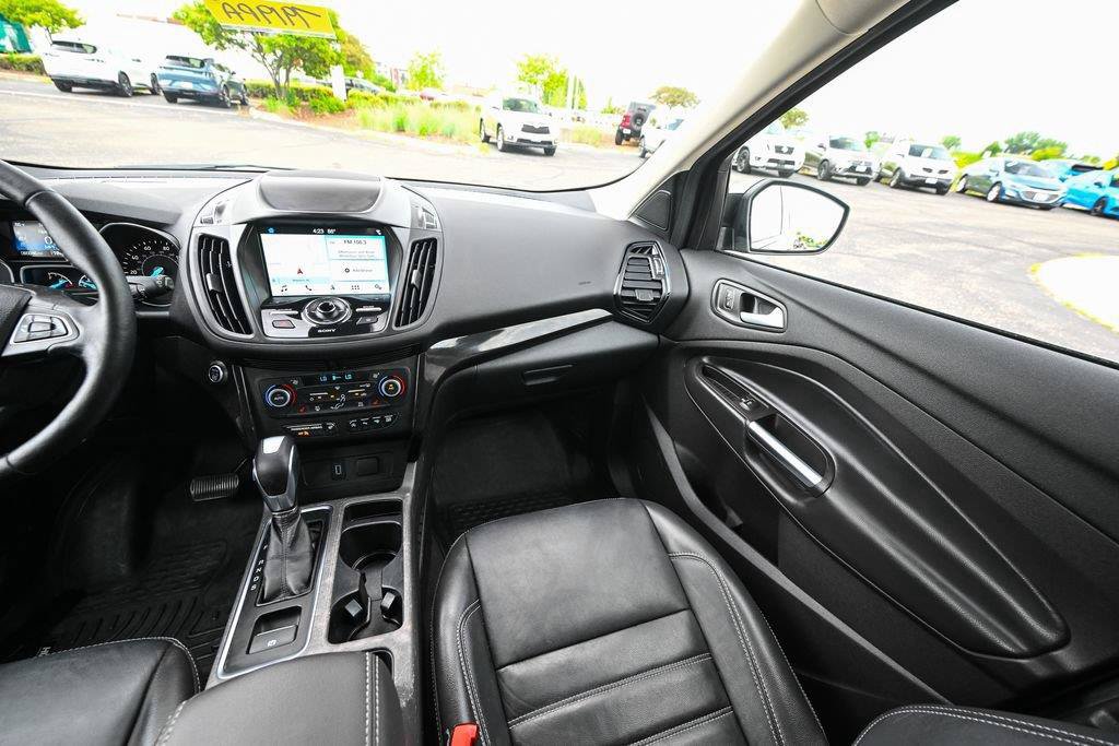 Used 2019 Ford Escape Titanium AWD/4WD image 33
