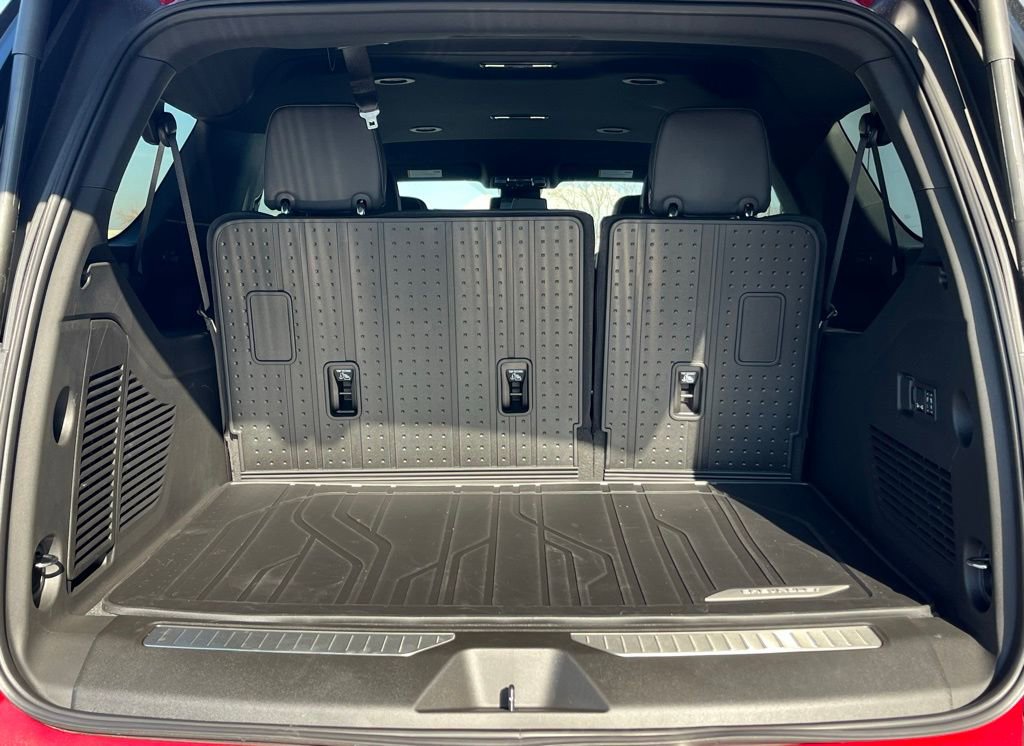 New 2026 Chevrolet Suburban Premier image 32