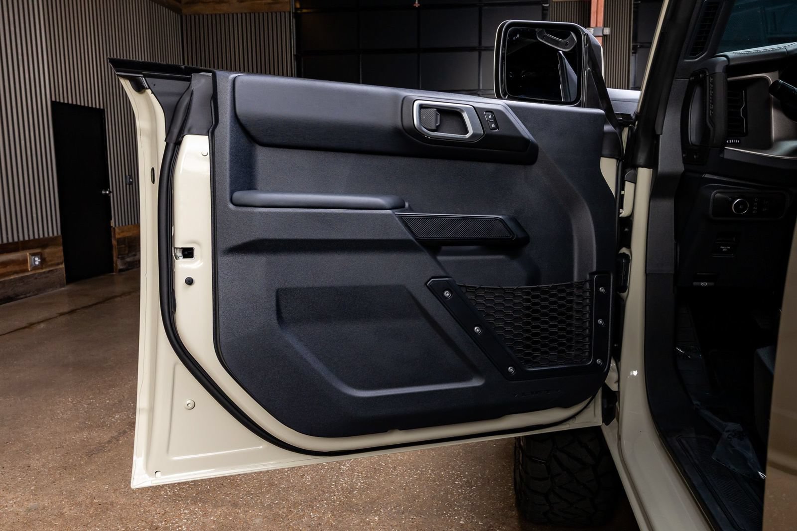 Used 2026 Ford Bronco Outer Banks AWD/4WD image 35