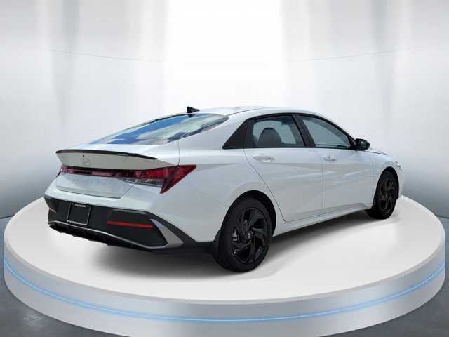 New 2026 Hyundai Elantra SEL Sport FWD image 4