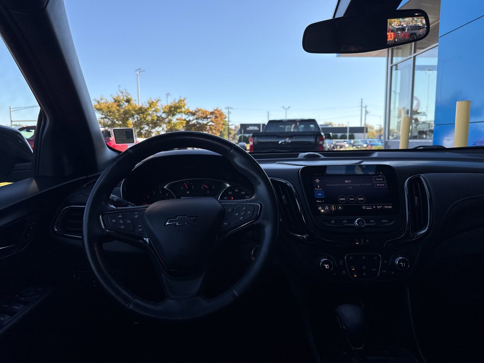 Used 2022 Chevrolet Equinox RS w/ RS Leather Package image 2