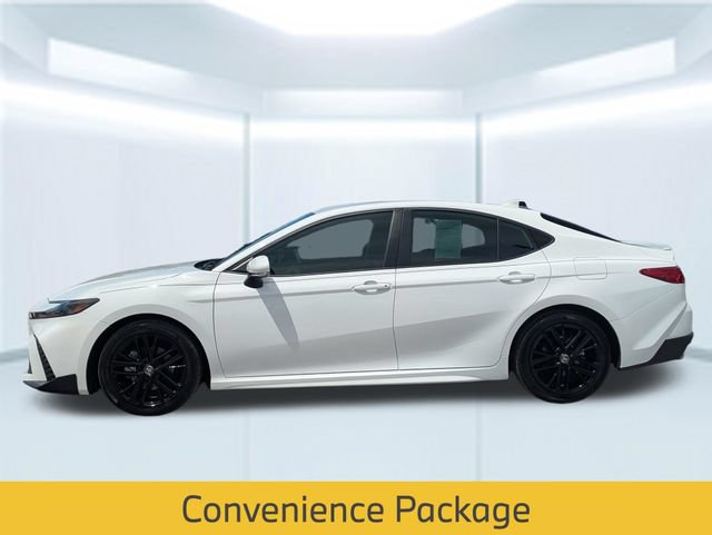 Used 2025 Toyota Camry SE w/ Convenience Package FWD image 2