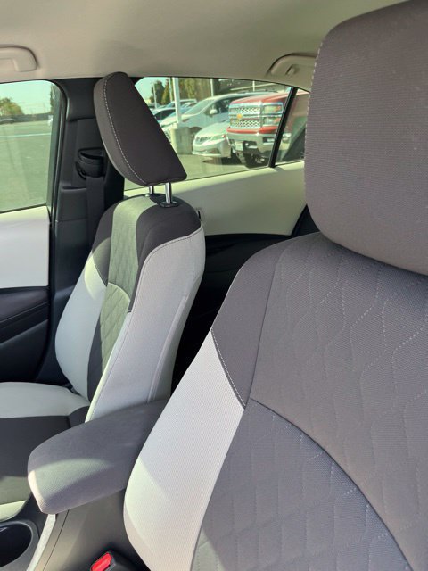 Used 2026 Toyota Corolla LE FWD image 5
