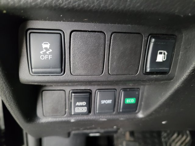 Used 2018 Nissan Rogue S image 34