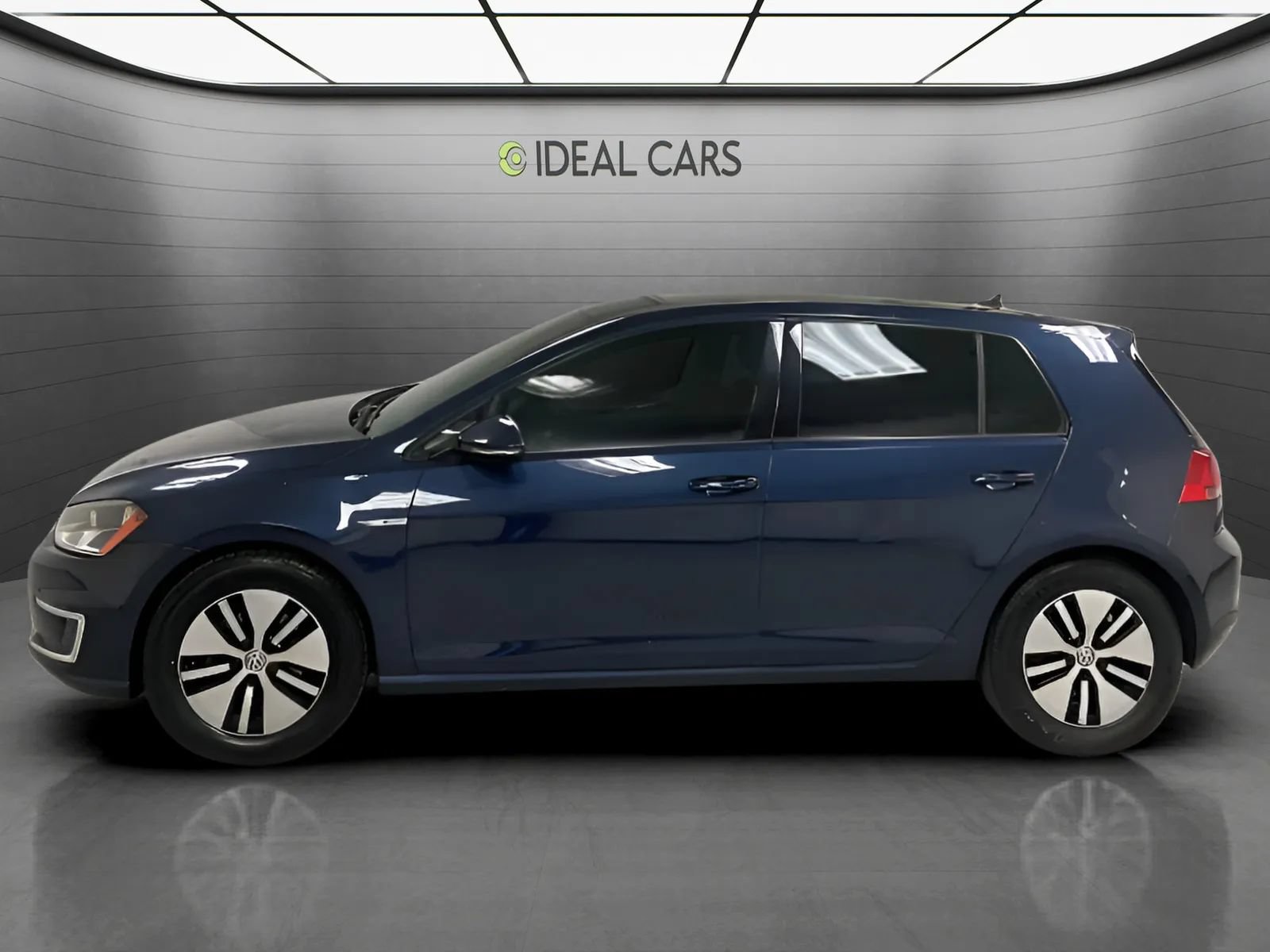 Used 2016 Volkswagen e-Golf SE w/ DC Fast Charging Package FWD image 8