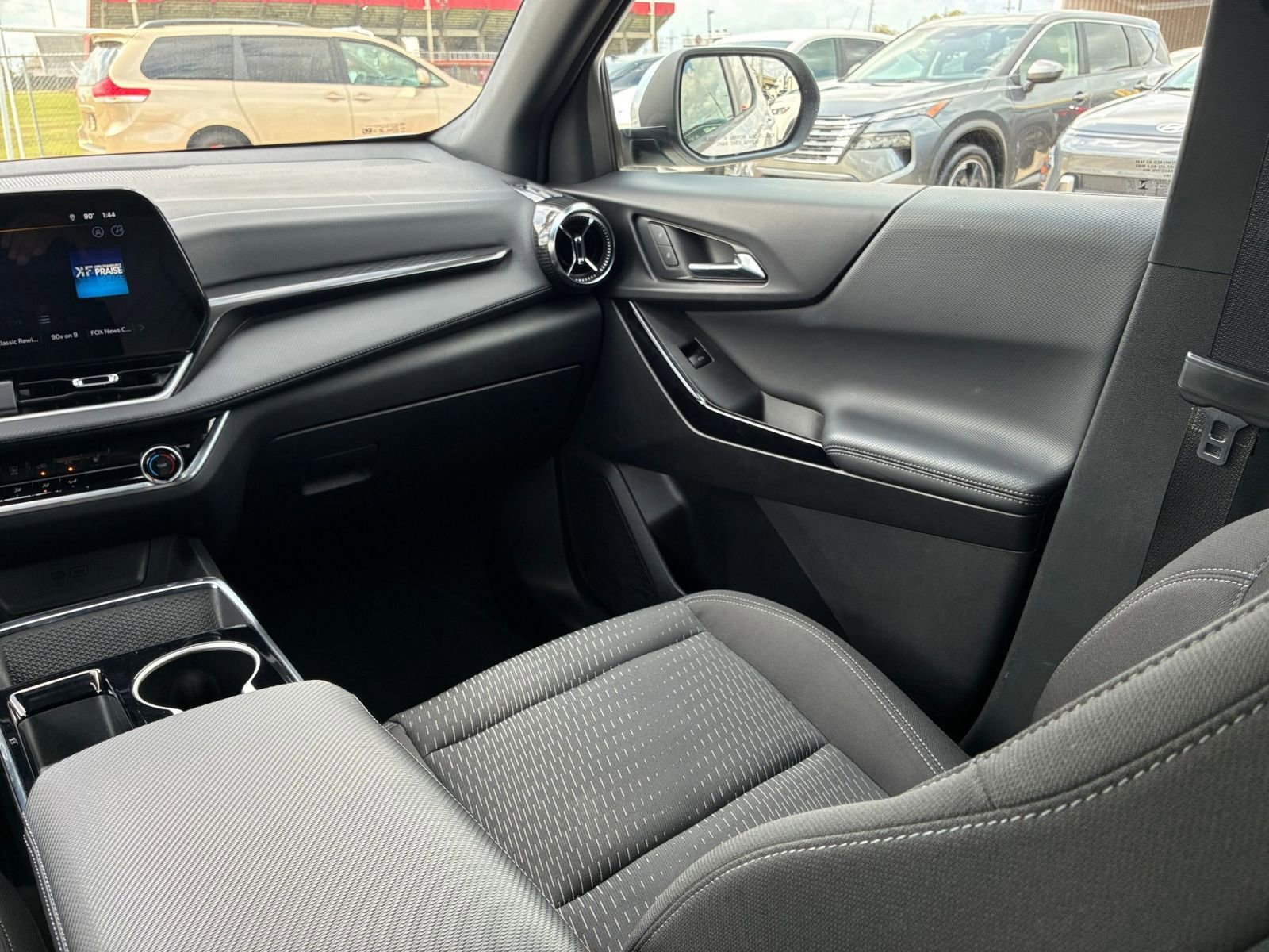 Used 2025 Chevrolet Equinox LT AWD/4WD image 30