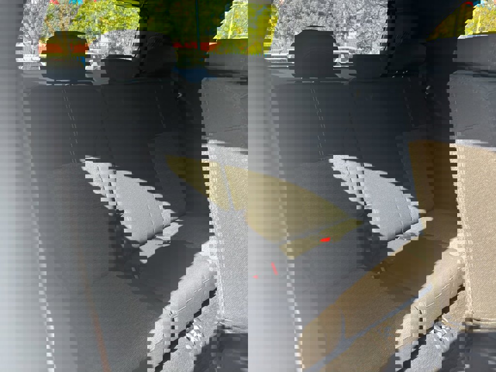 Used 2025 GMC Acadia Elevation image 18