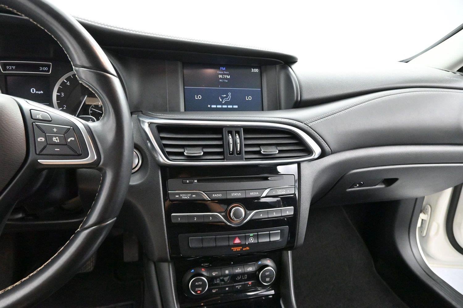 Used 2018 INFINITI QX30 FWD image 18