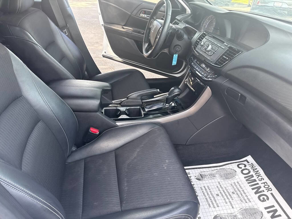 Used 2017 Honda Accord Sport image 18