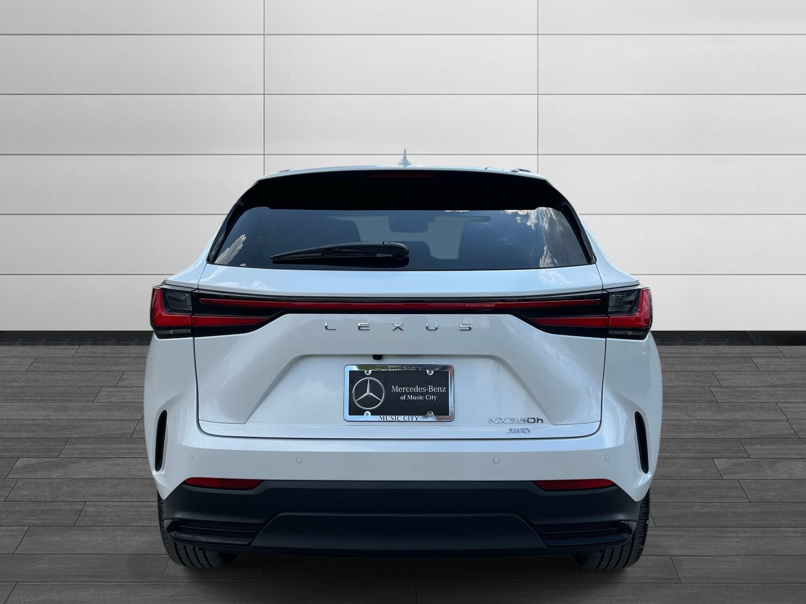 Used 2025 Lexus NX 350h AWD w/ Premium Package image 4