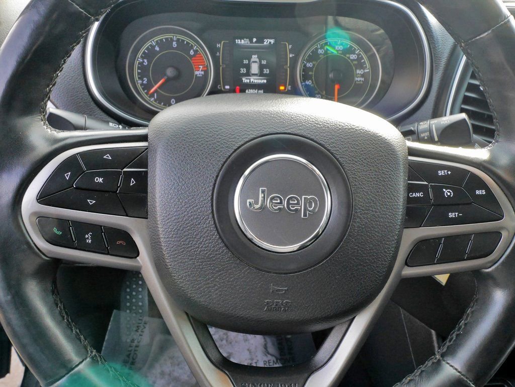 Used 2019 Jeep Cherokee Latitude w/ Cold Weather Group image 17