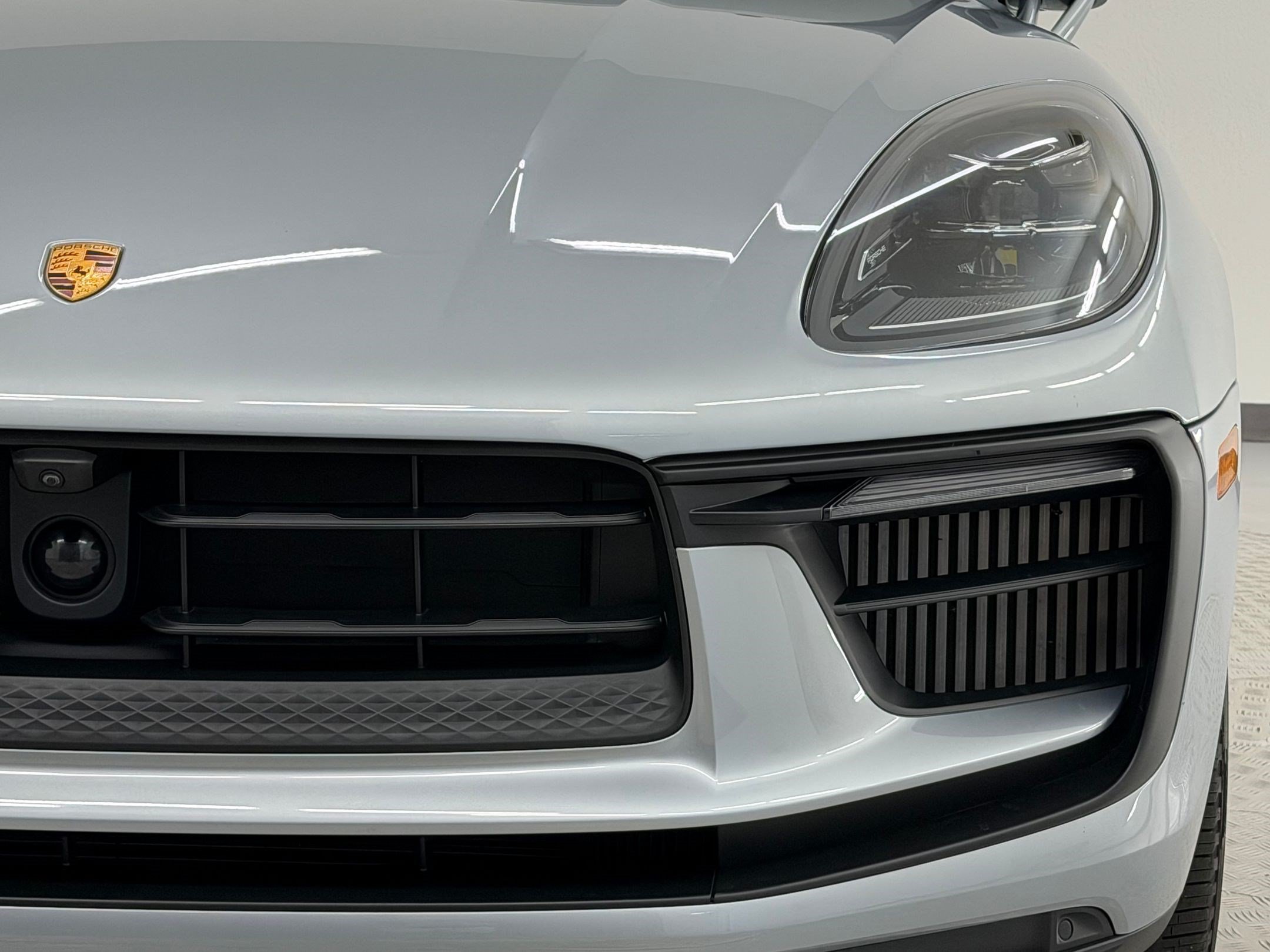 Certified 2024 Porsche Macan S AWD/4WD image 12