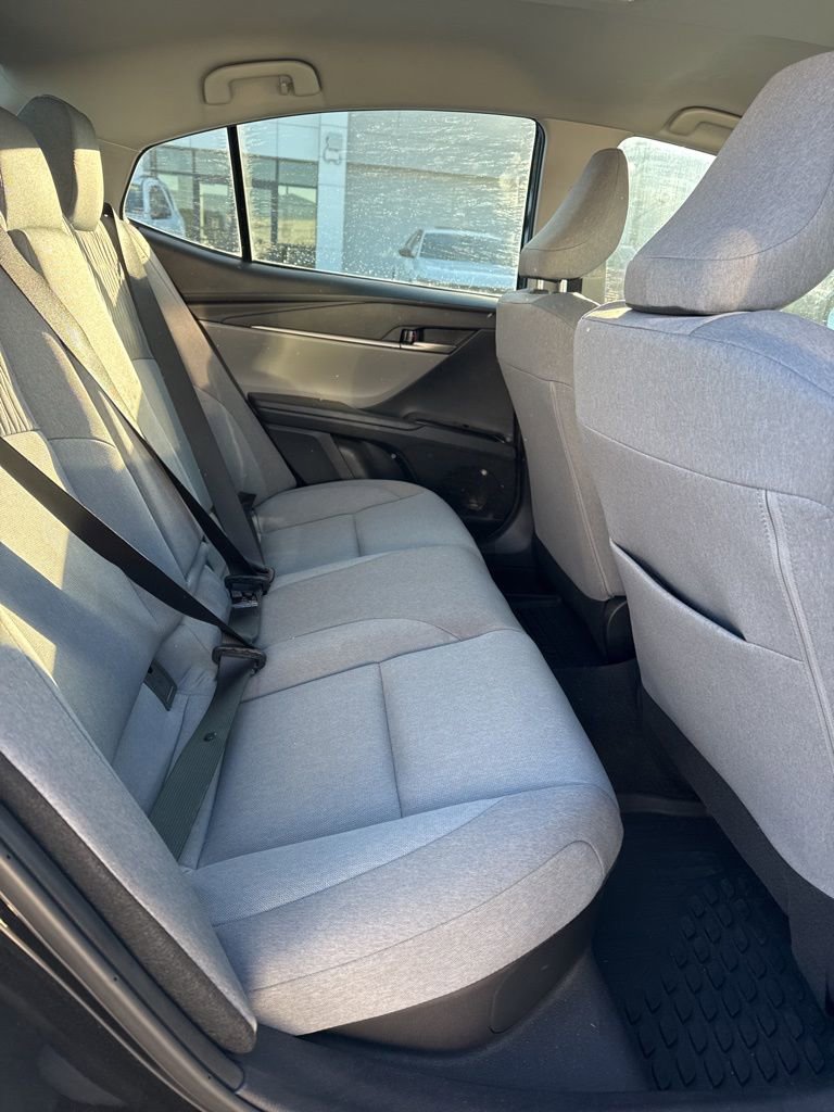 Used 2025 Toyota Camry LE image 10