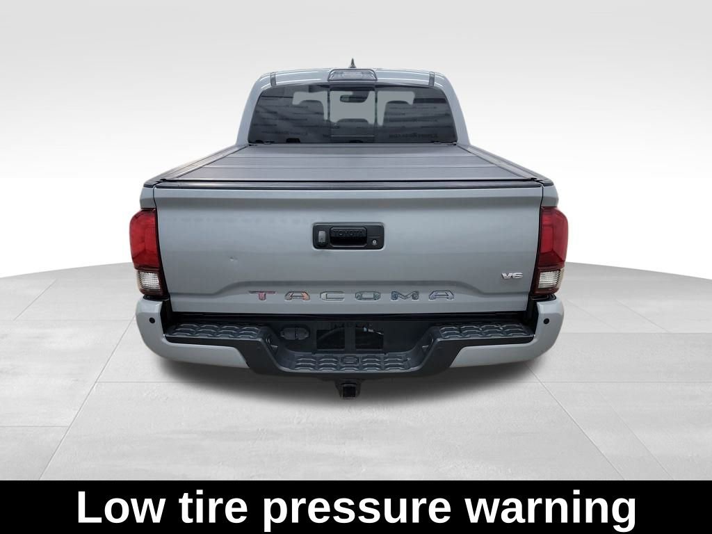 Used 2019 Toyota Tacoma TRD Off-Road image 6