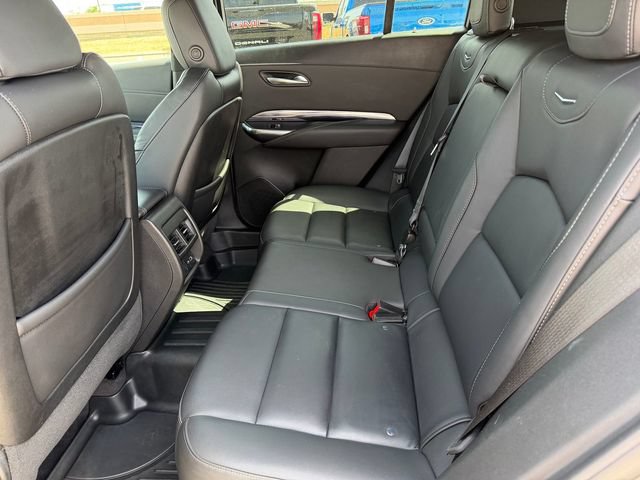 Used 2023 Cadillac XT4 Luxury w/ Cold Weather Package FWD image 9