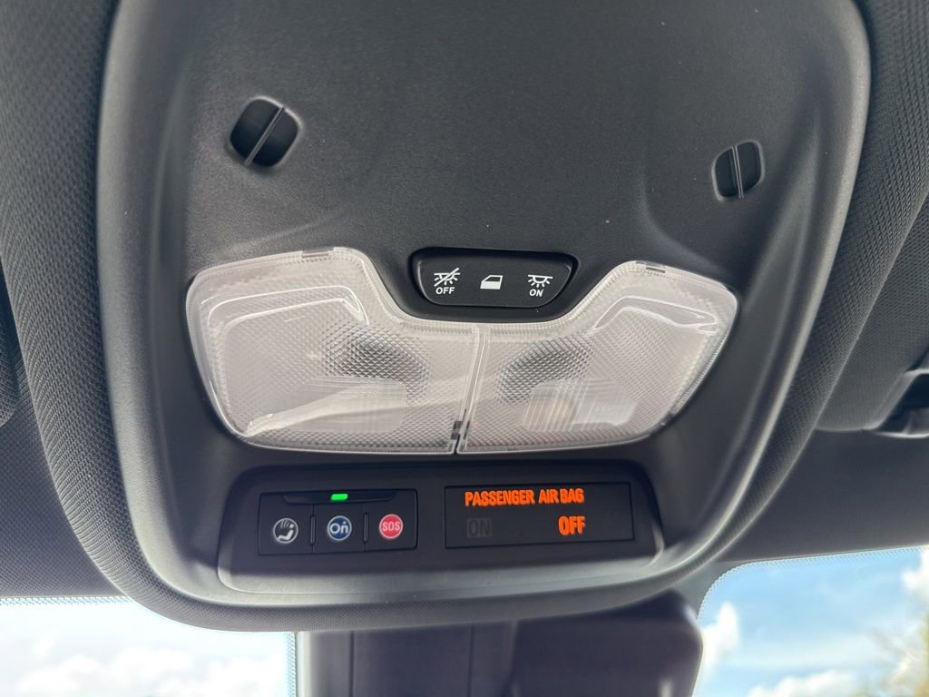 Used 2025 Chevrolet TrailBlazer RS FWD image 37