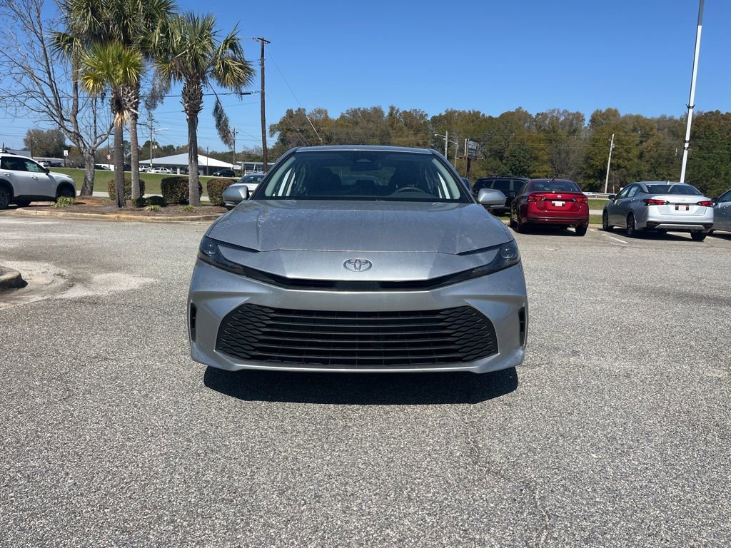 Used 2025 Toyota Camry LE image 2