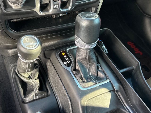 Used 2020 Jeep Wrangler Unlimited Sahara AWD/4WD image 28