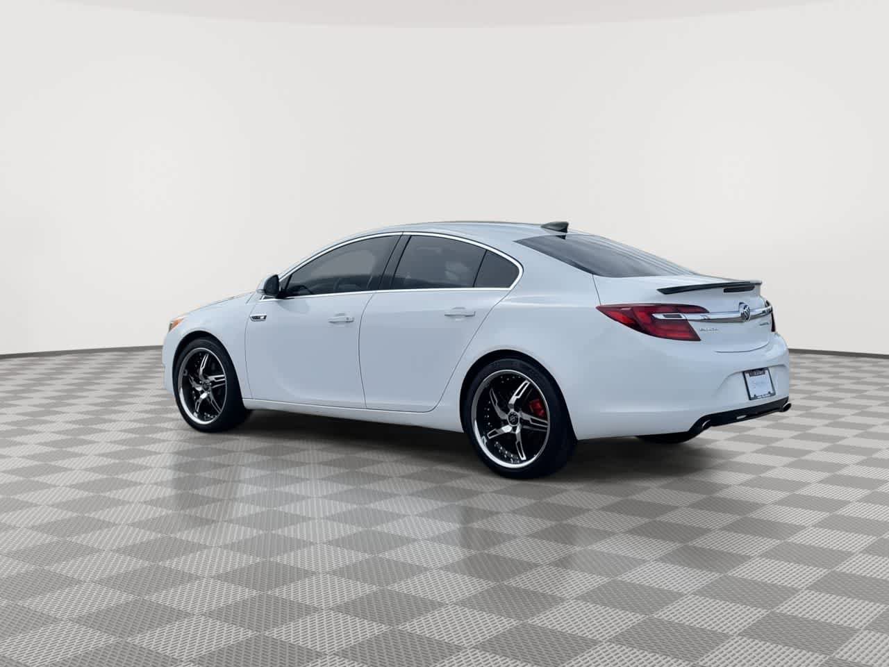 Used 2017 Buick Regal Sport Touring FWD image 6