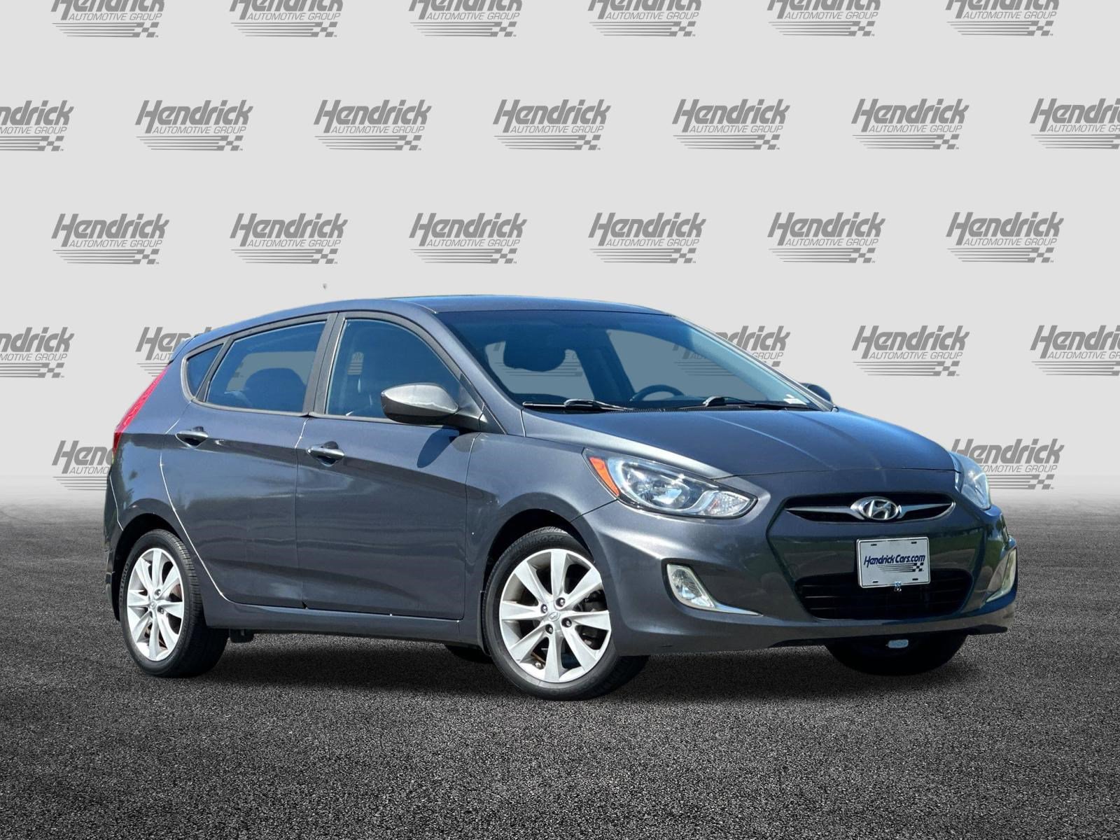 Used 2012 Hyundai Accent SE FWD image 2