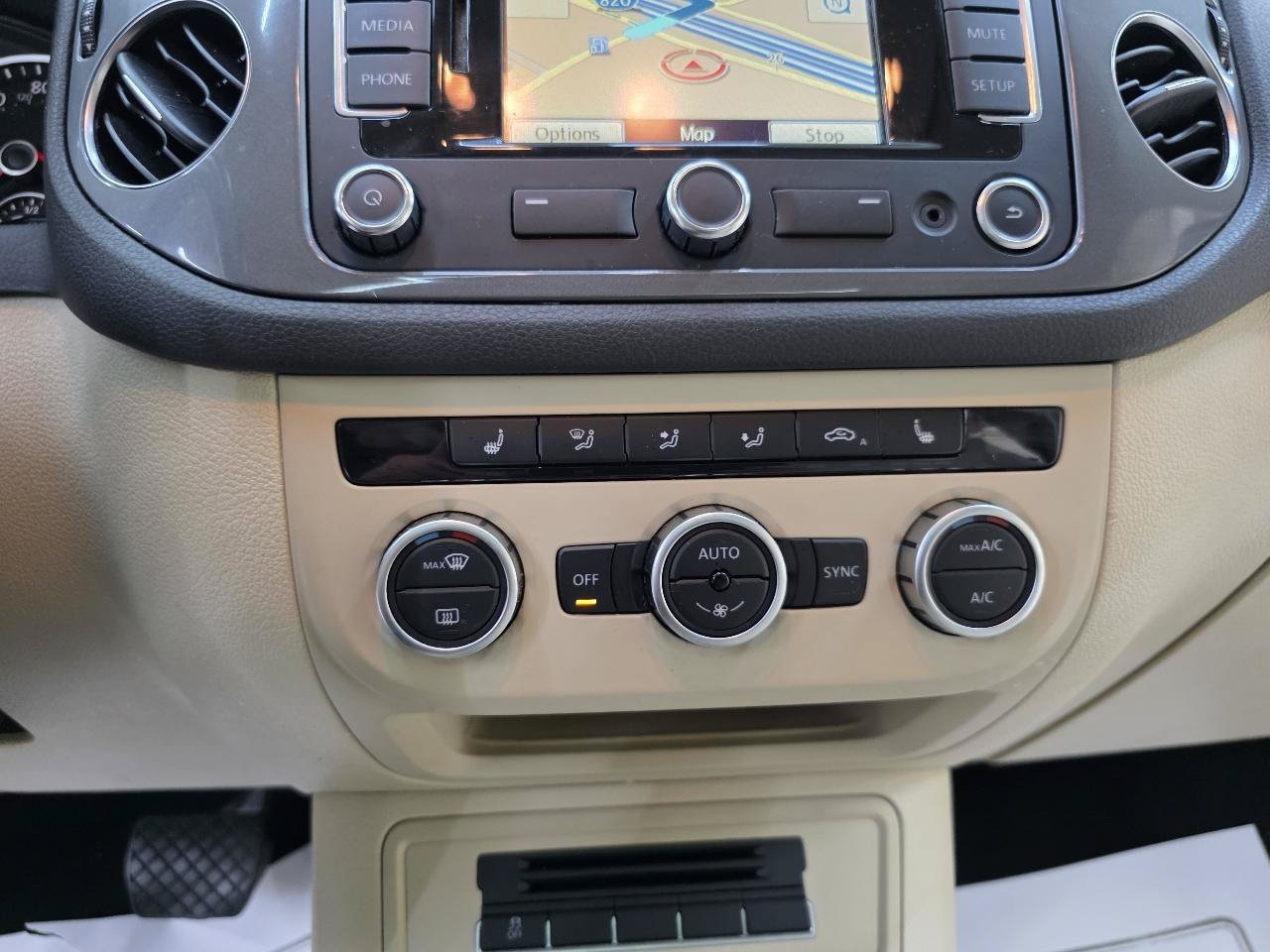 Used 2014 Volkswagen Tiguan SEL FWD image 31