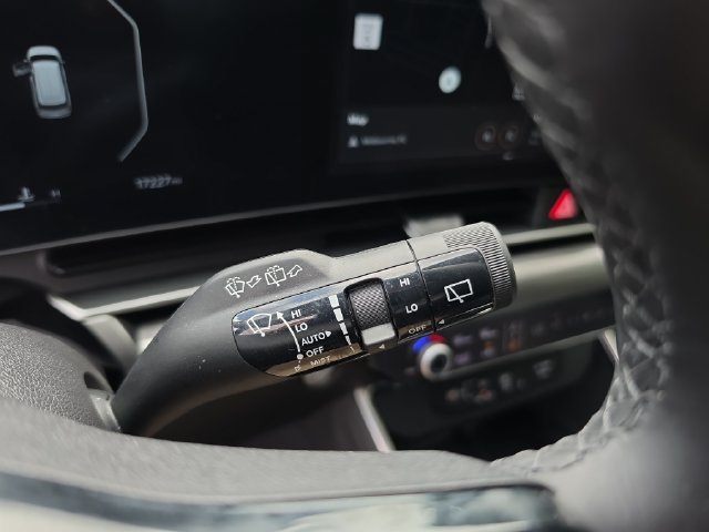 Certified 2025 Kia Carnival SX Prestige FWD image 22