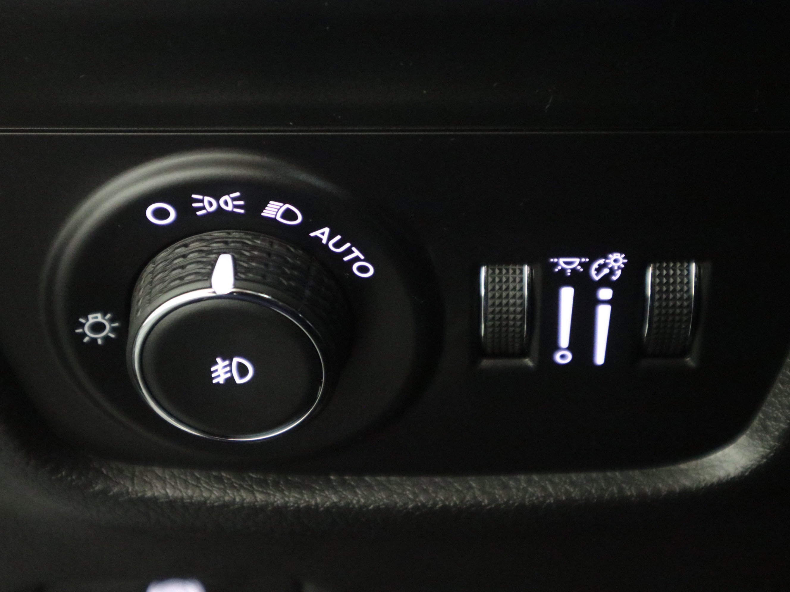 Used 2025 Jeep Grand Cherokee L Limited w/ Trailer Tow Package image 35