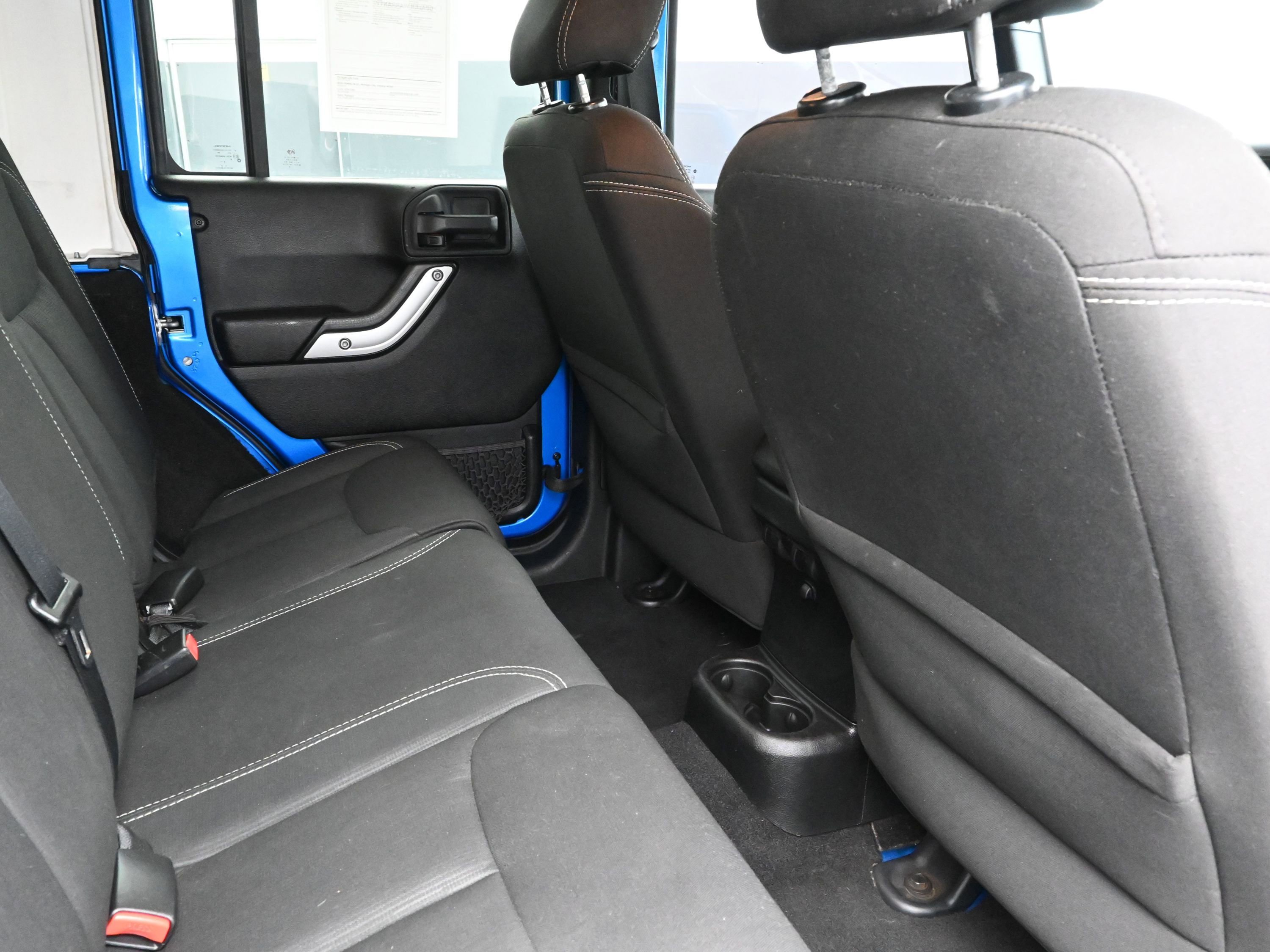 Used 2015 Jeep Wrangler Unlimited Sahara image 20