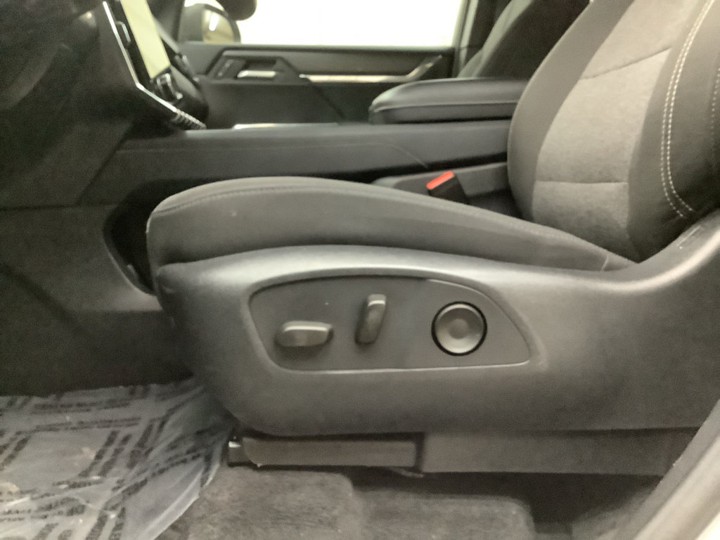 Used 2025 GMC Acadia Elevation FWD image 14