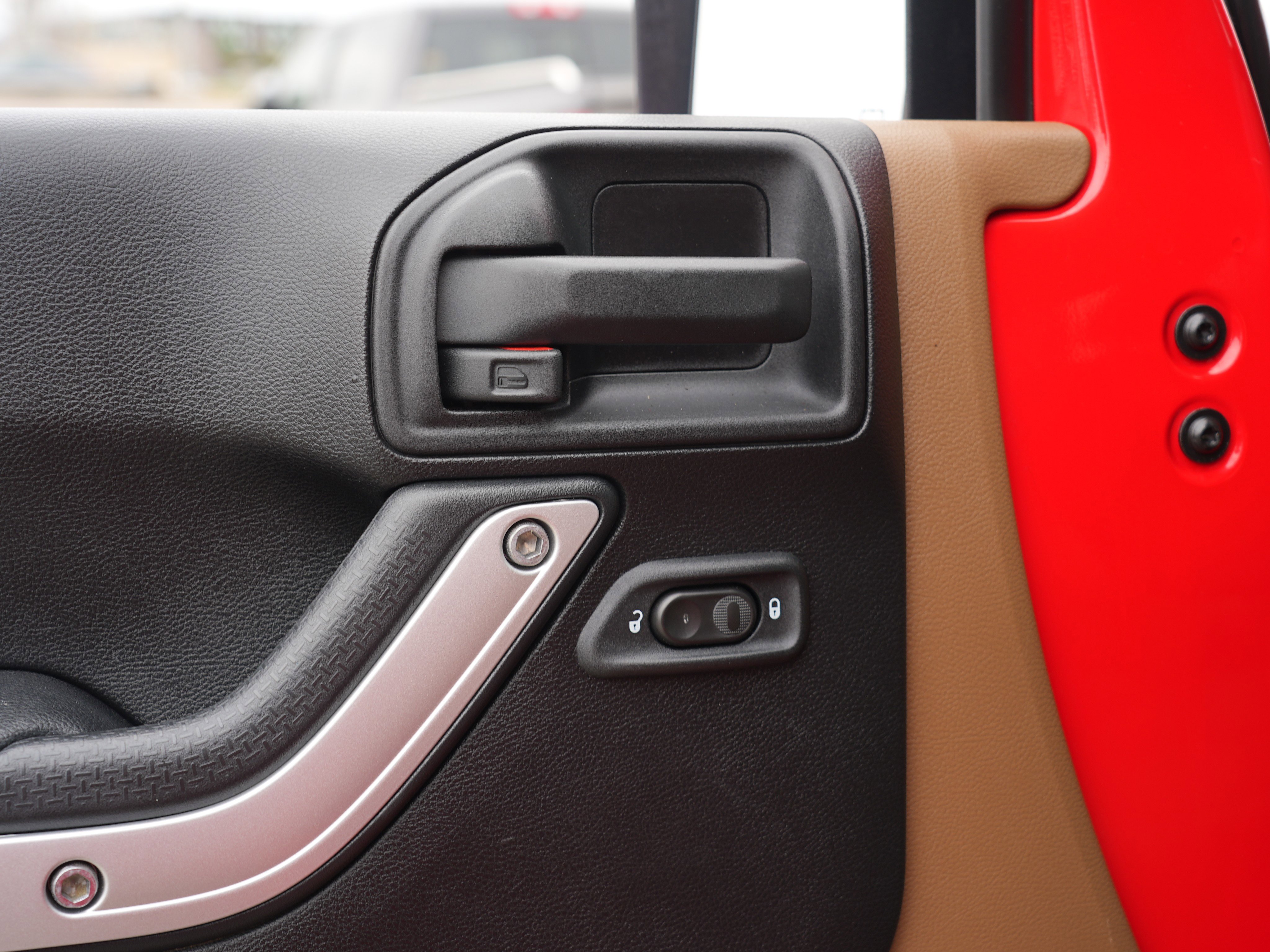 Used 2016 Jeep Wrangler Unlimited Sahara w/ Connectivity Group image 19