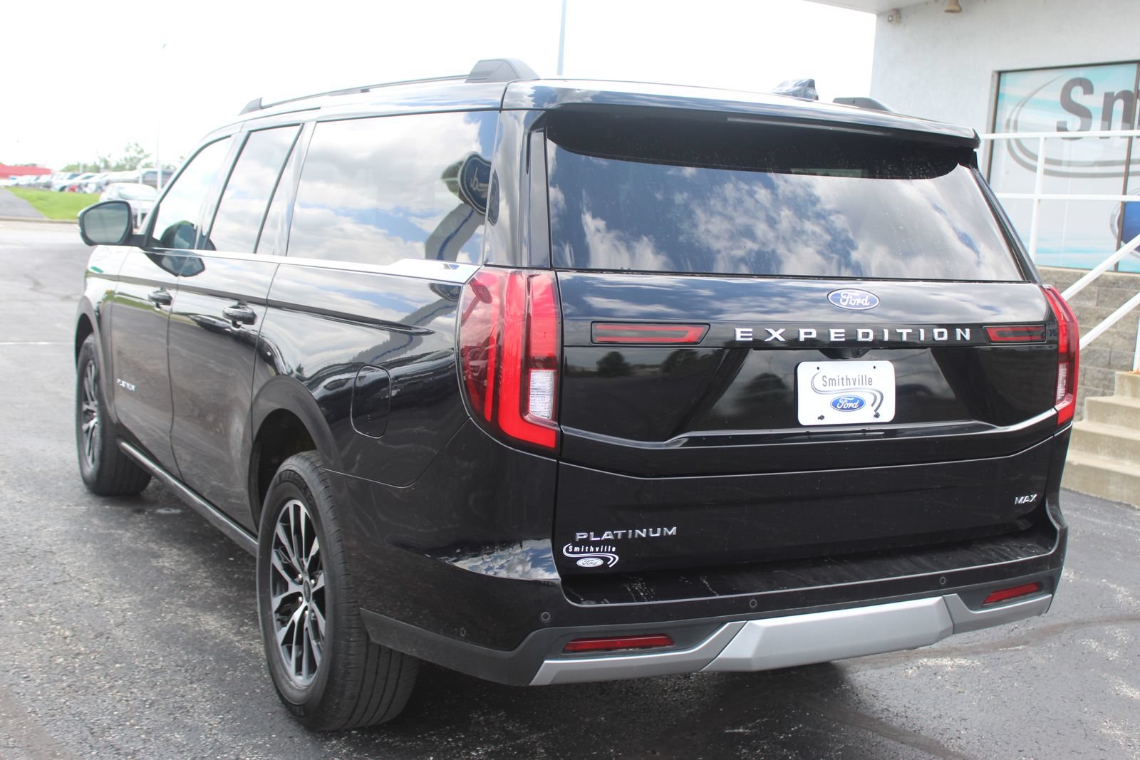 Used 2025 Ford Expedition Max Platinum AWD/4WD image 5