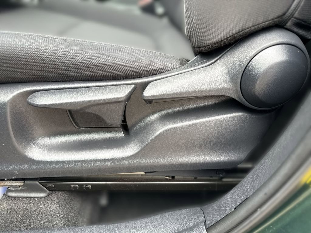 Used 2023 Toyota Corolla Cross LE w/ Moonroof Package image 14