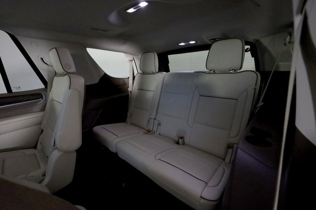 Used 2021 GMC Yukon Denali w/ Denali Premium Package image 16