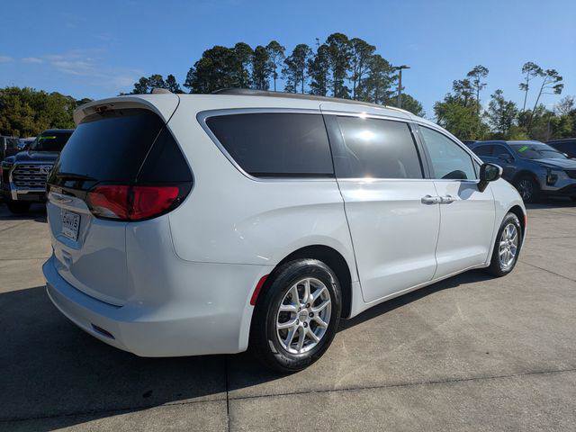 Certified 2021 Chrysler Voyager Lxi FWD image 4