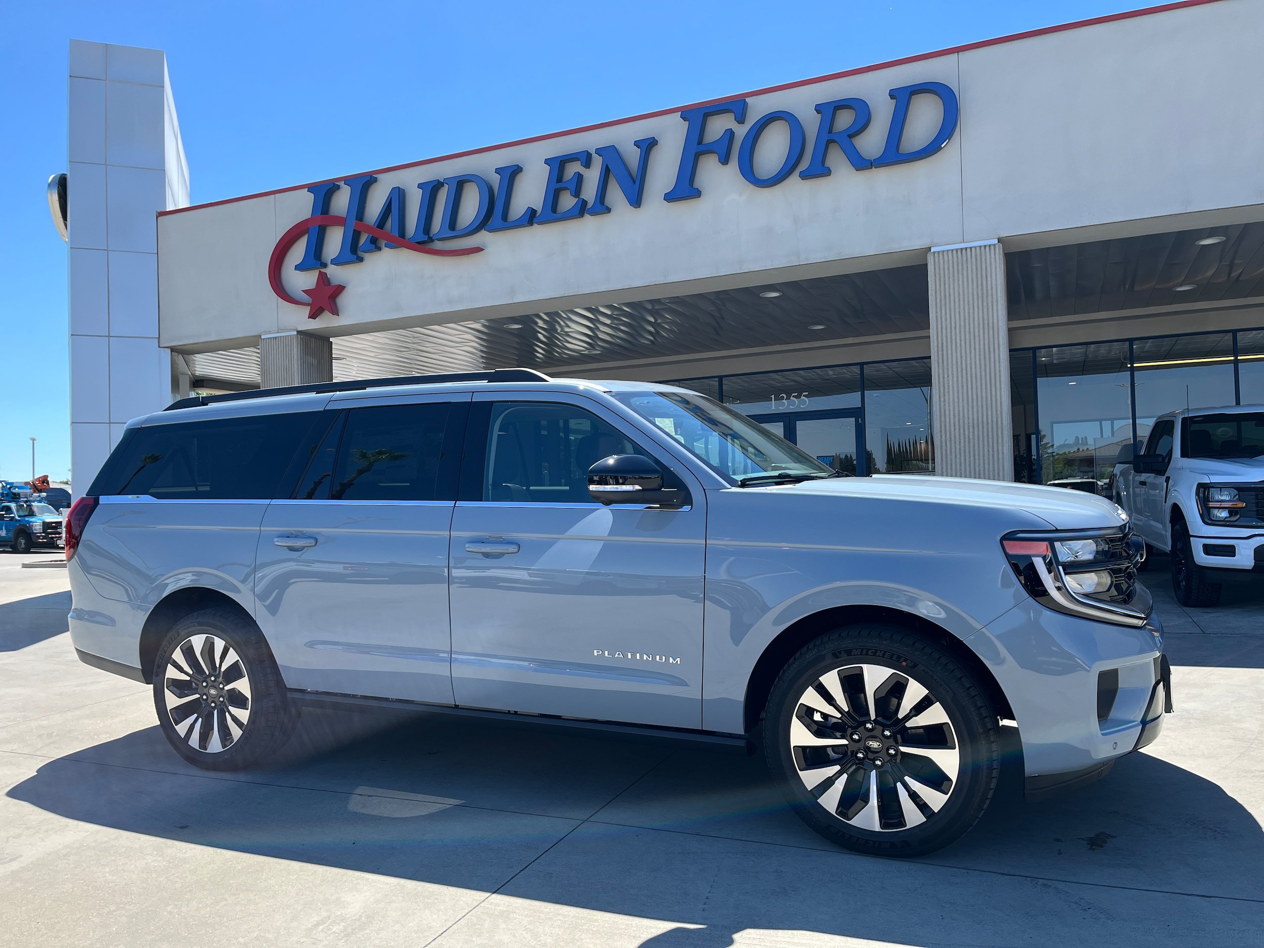 New 2027 Ford Expedition Max Platinum w/ Driver's Package AWD/4WD image 1