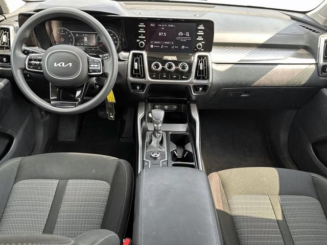 Used 2023 Kia Sorento LX FWD image 15