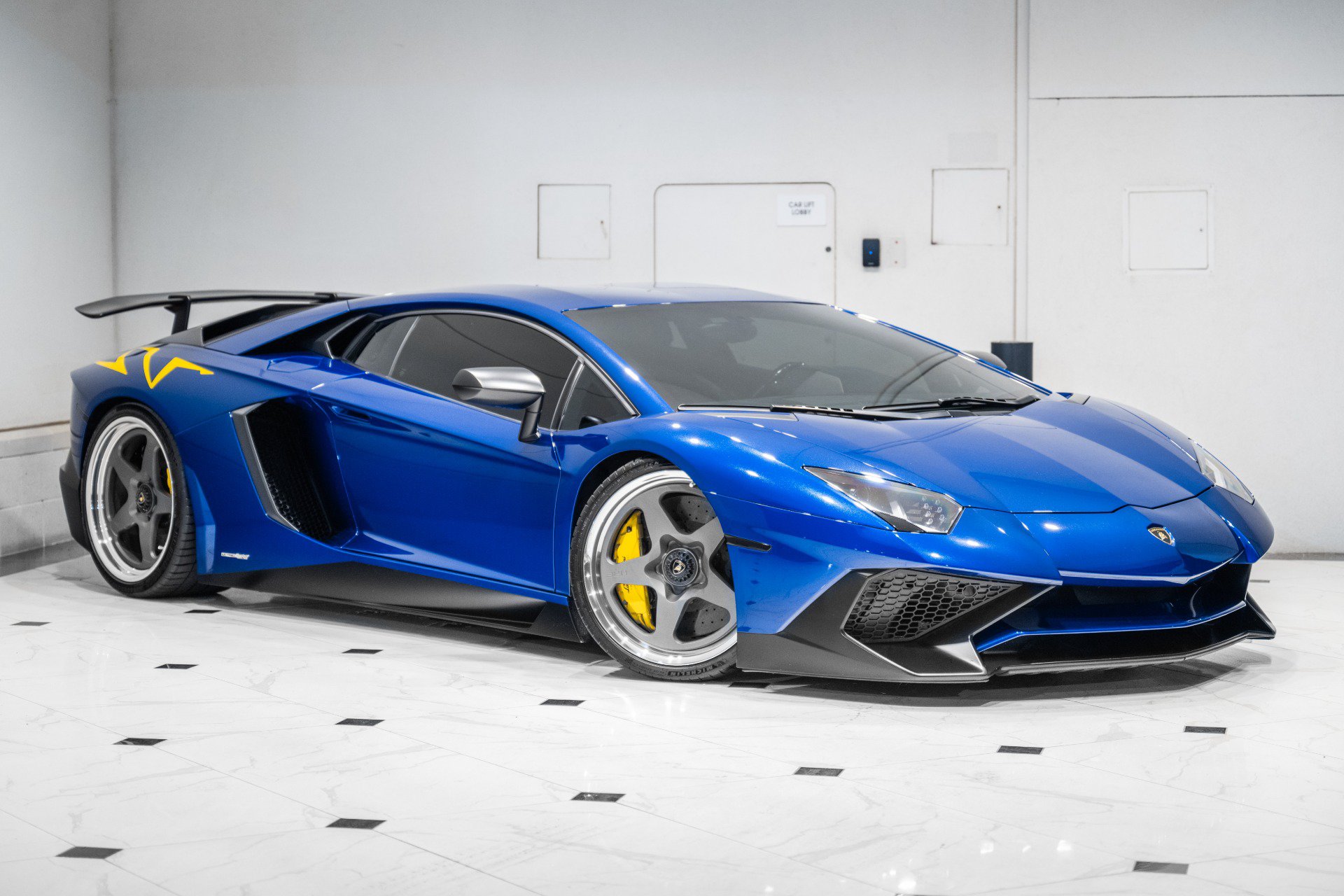 LALA Grant X-mag GABRIEL ブルー Used 2016 Lamborghini Cars for Sale - Kelley Blue Book