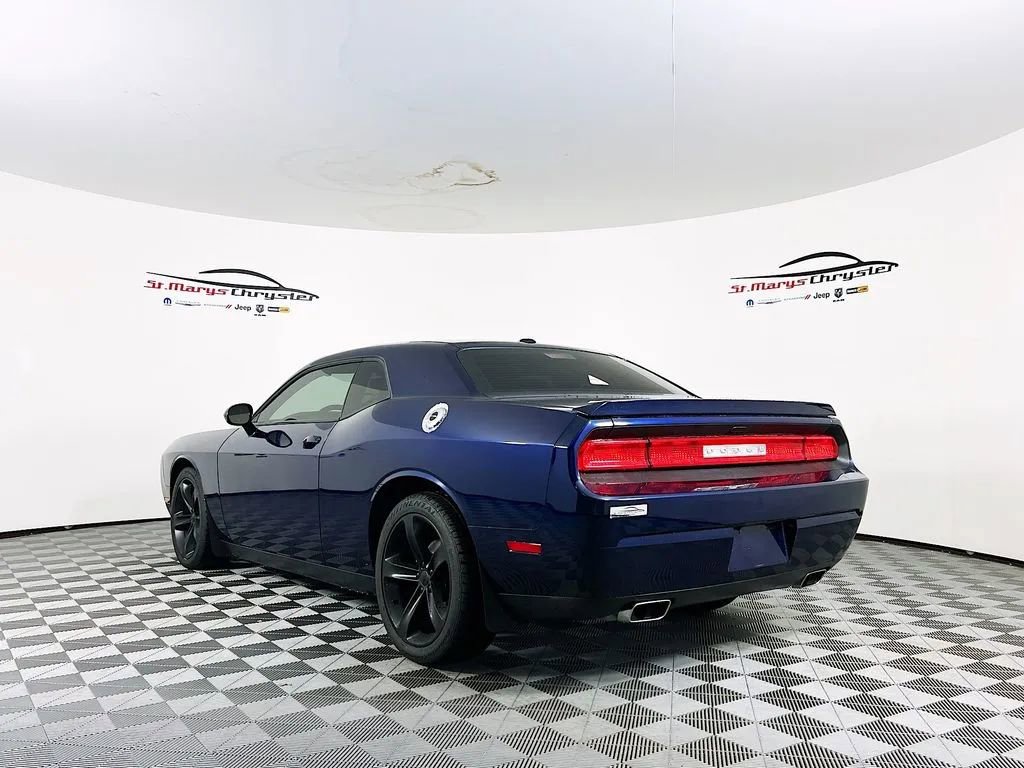 Used 2013 Dodge Challenger R/T image 6