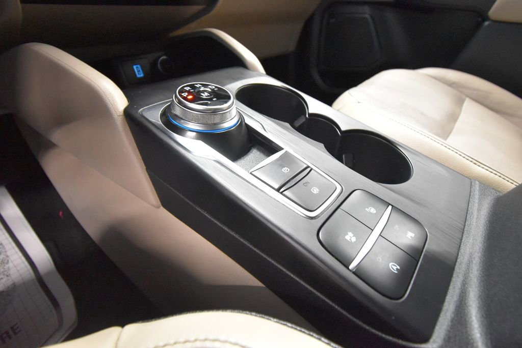 Used 2020 Ford Escape Titanium AWD/4WD image 23
