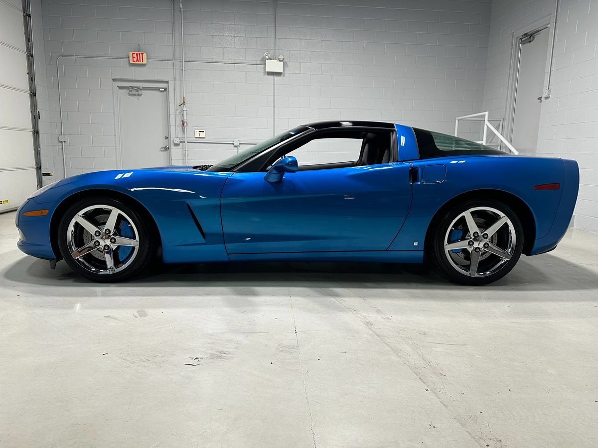 Used 2008 Chevrolet Corvette Coupe w/ Preferred Equipment Group RWD image 16