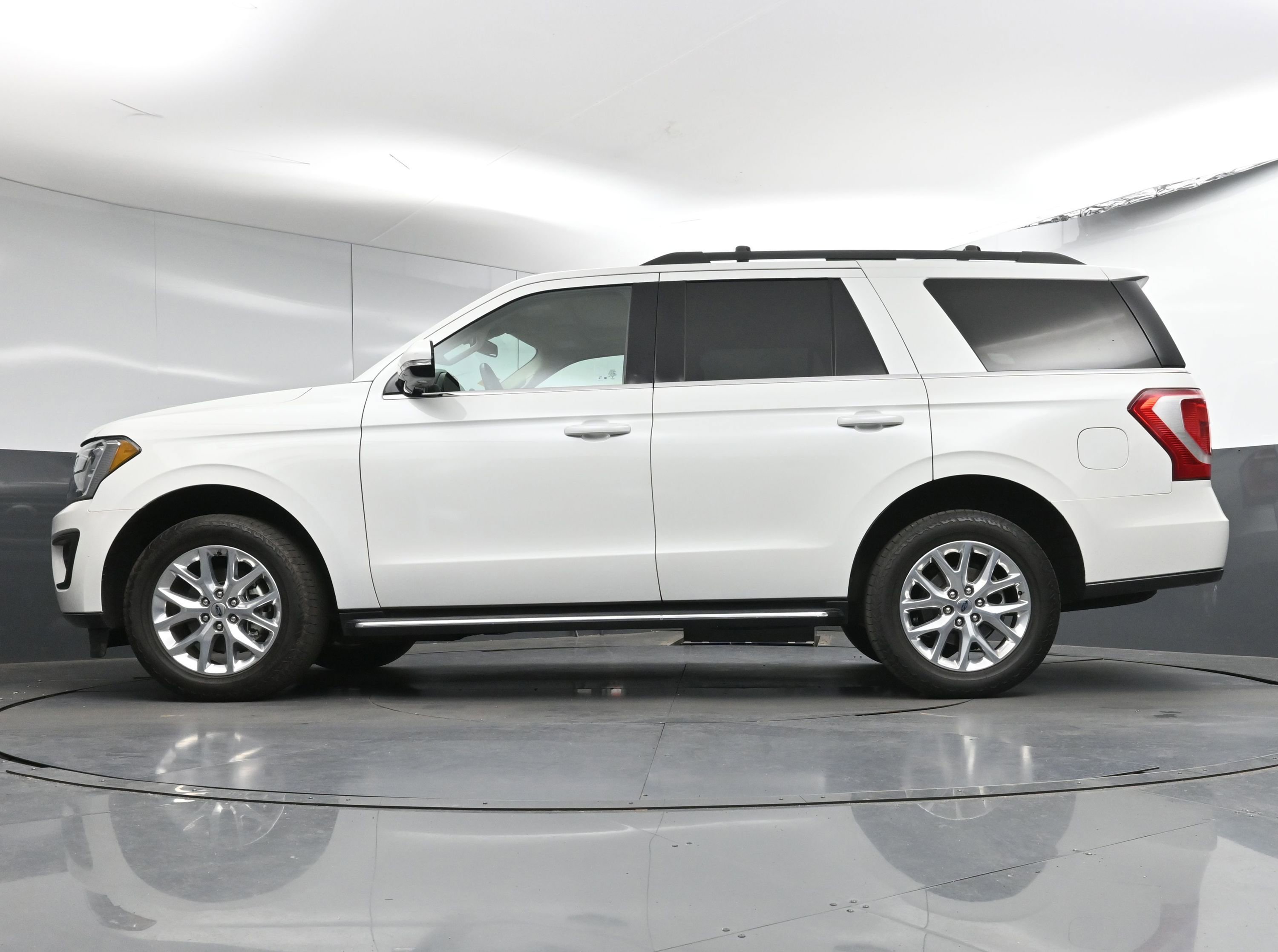 Used 2020 Ford Expedition XLT w/ Equipment Group 202A image 30