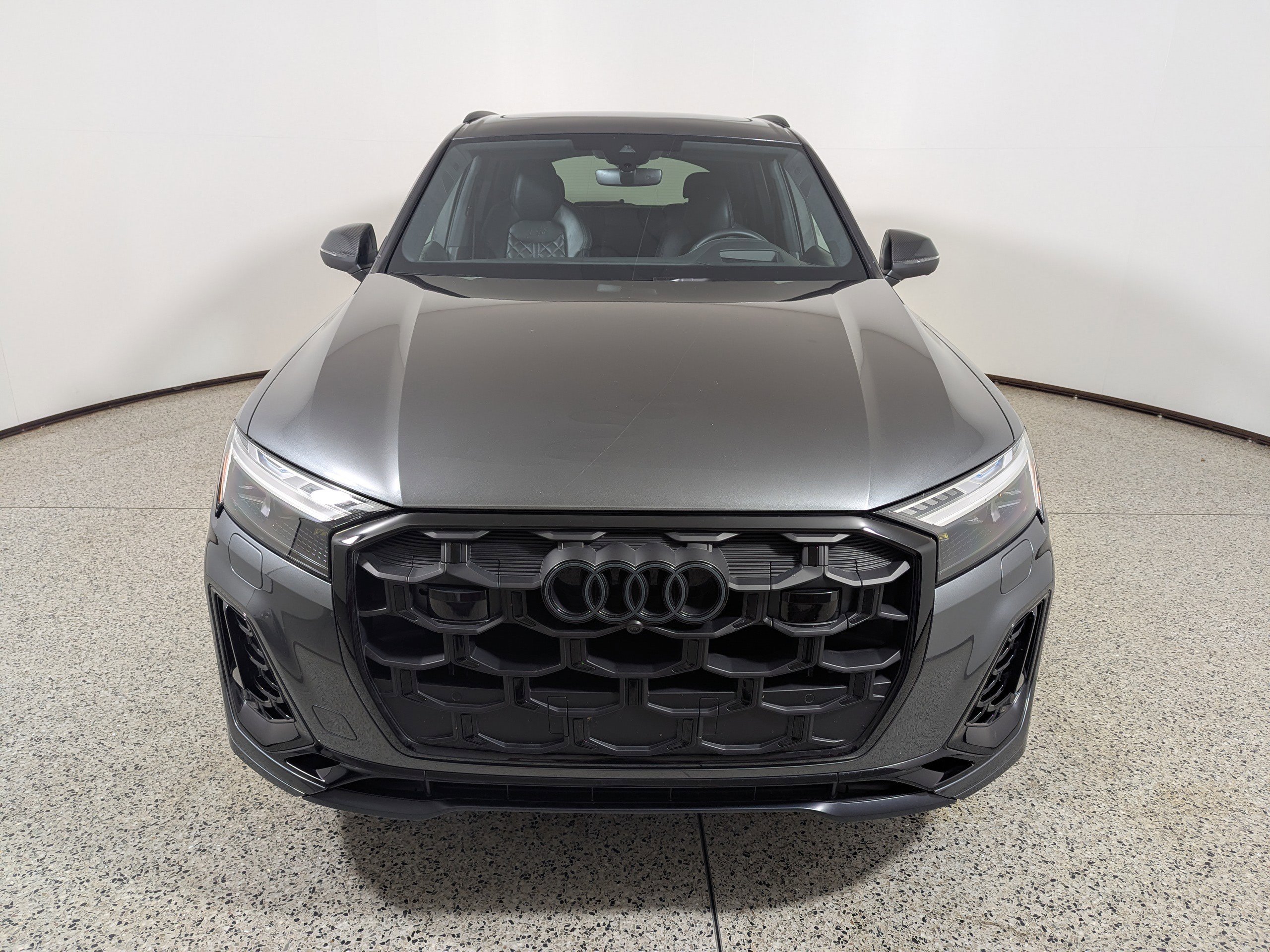 New 2025 Audi SQ7 Prestige image 2