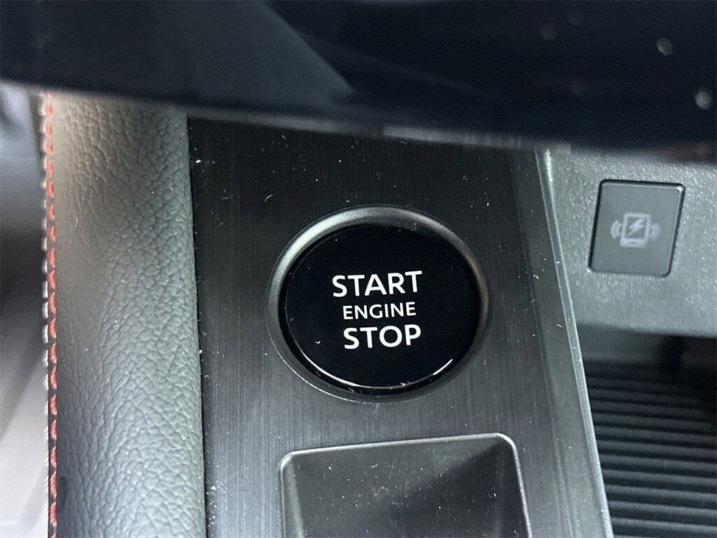 New 2025 Nissan Kicks SR image 34