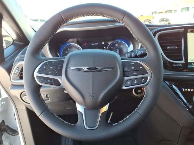 New 2026 Chrysler Pacifica Select image 18