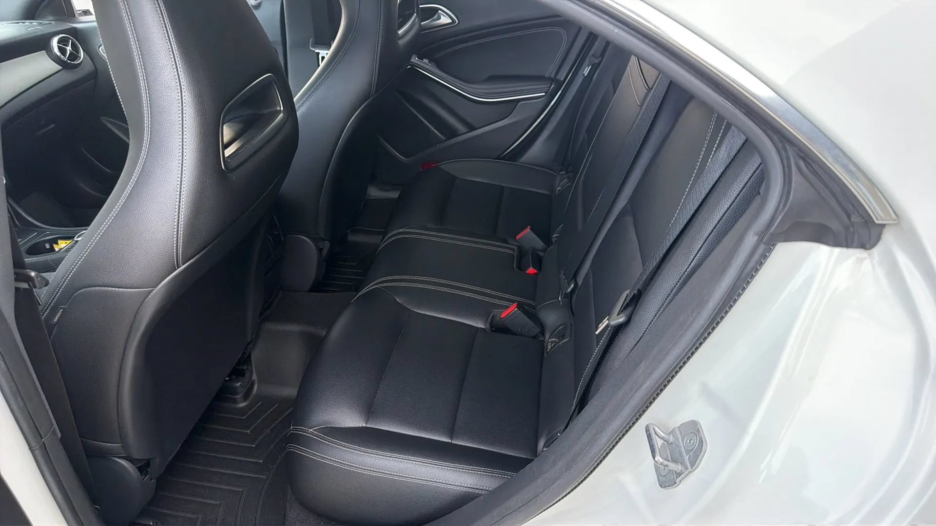 Used 2019 Mercedes-Benz CLA 250 4MATIC image 19