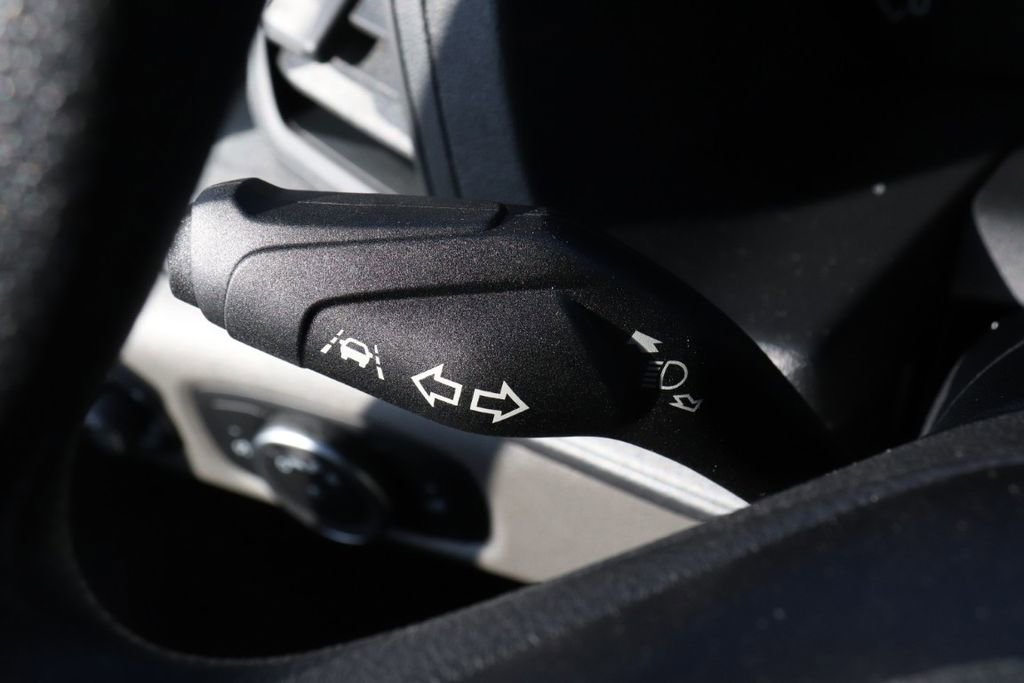 New 2025 Ford Transit 250 Low Roof RWD image 25