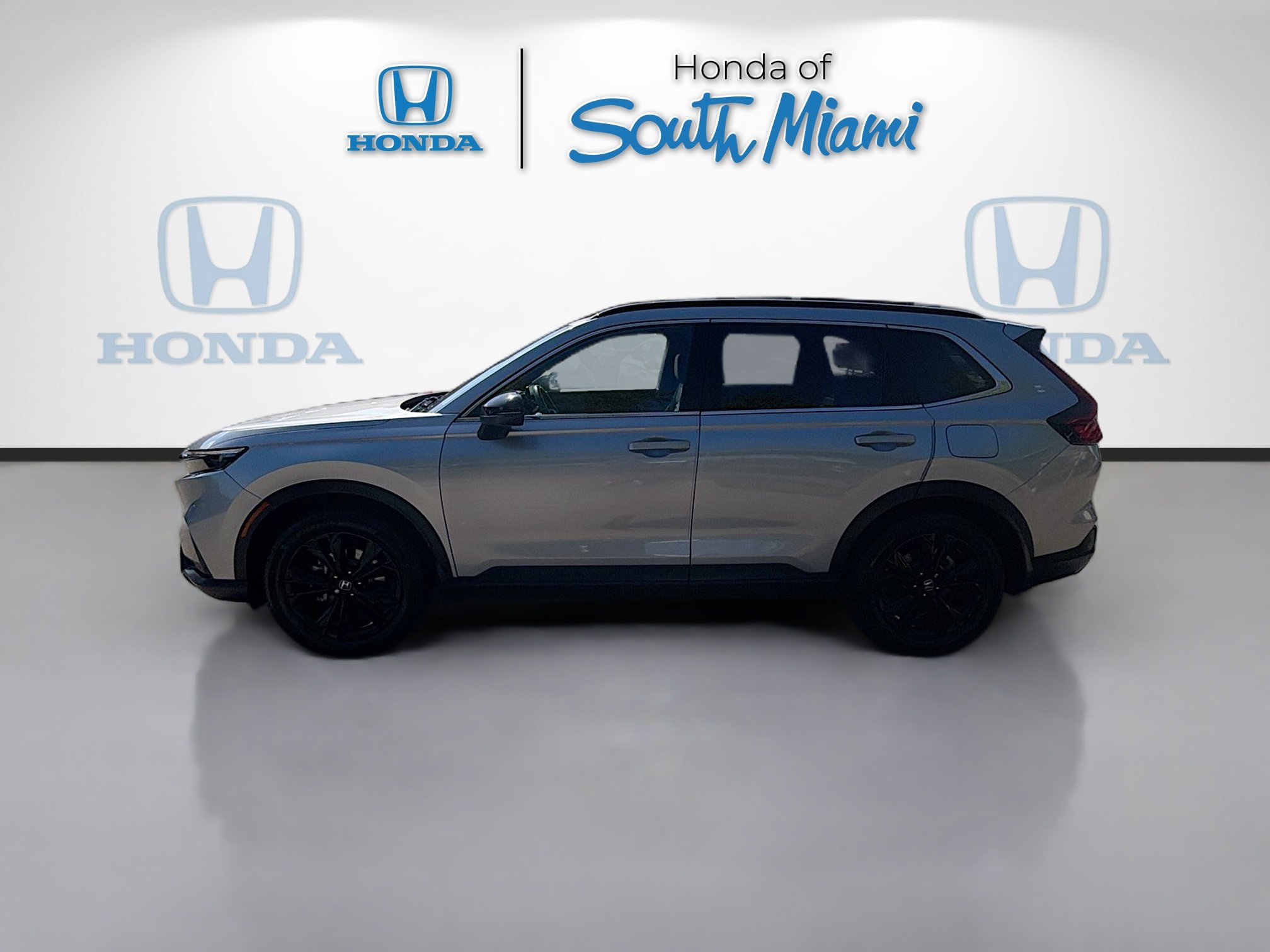 Used 2024 Honda CR-V Sport Touring image 4